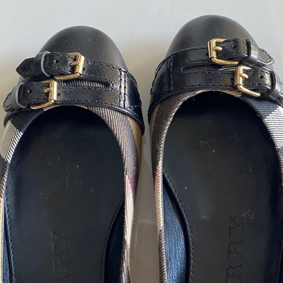 Authentic Burberry Black and Tan Checkered Flats